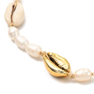 Šňůrkový choker z říčních a kauri mušliček
