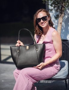 Vuch Laurie Simply Black